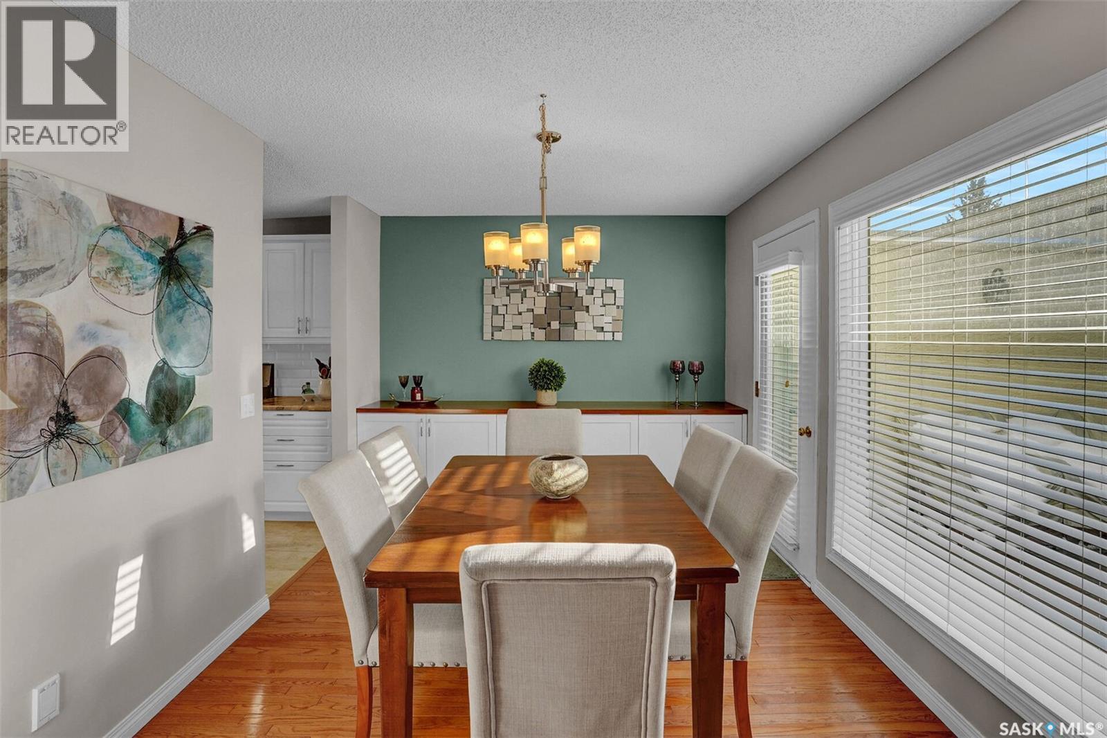 72 Kensington Crescent, Regina, SK - Indoor Photo Showing Dining Room
