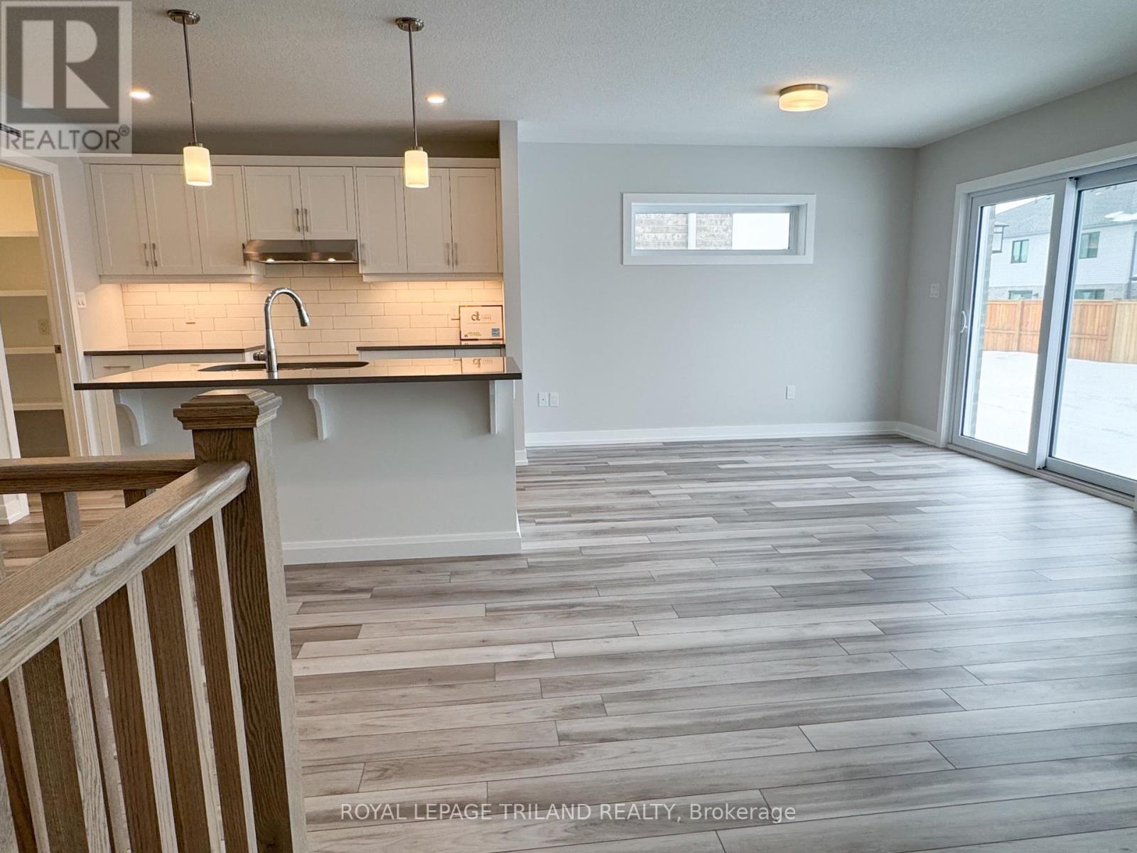 110 Styles Drive, St. Thomas, ON - Indoor Photo Showing Kitchen