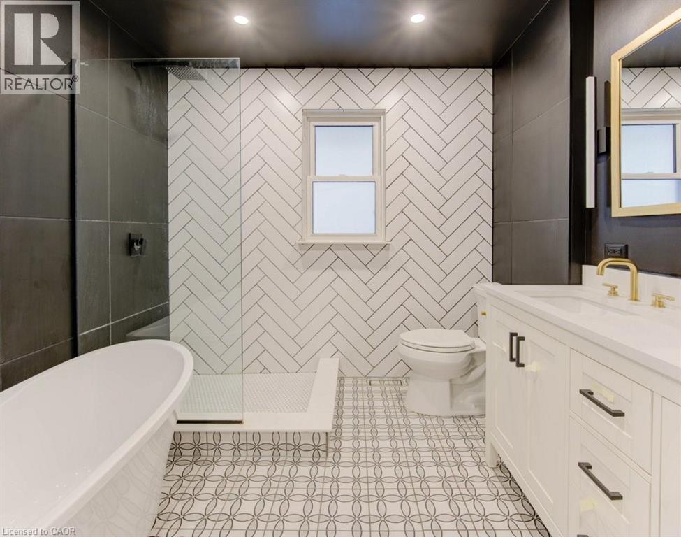 248 Dumfries Avenue, Kitchener, ON - Indoor Photo Showing Bathroom