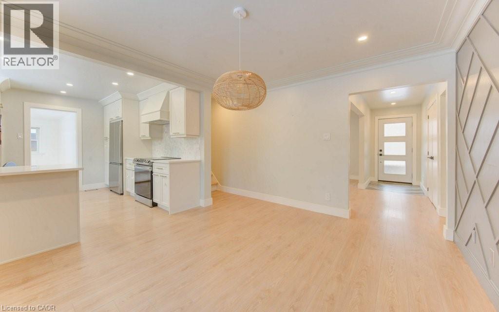 248 Dumfries Avenue, Kitchener, ON - Indoor Photo Showing Kitchen