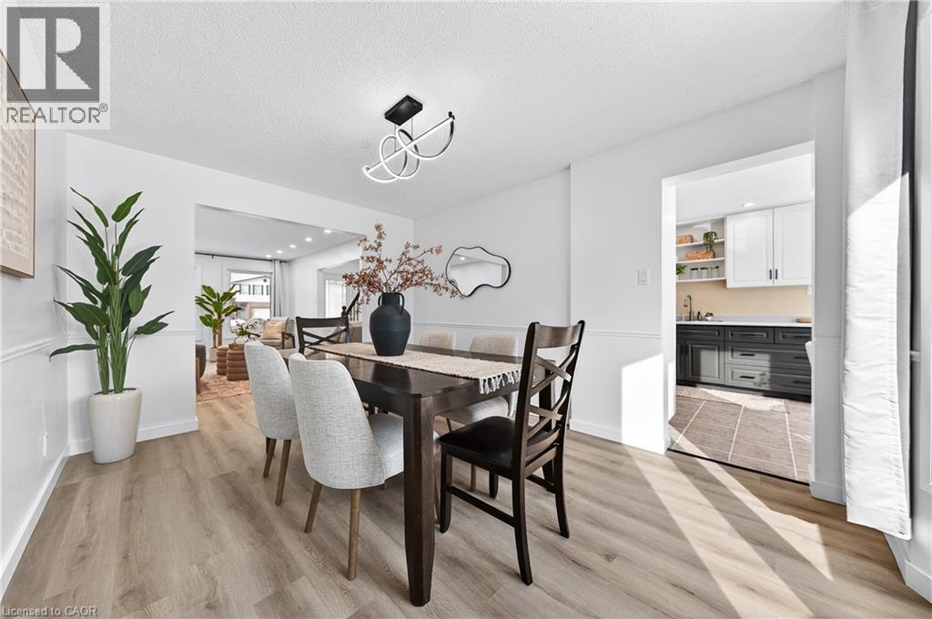 243 Highview Drive, Kitchener, ON - Indoor Photo Showing Dining Room