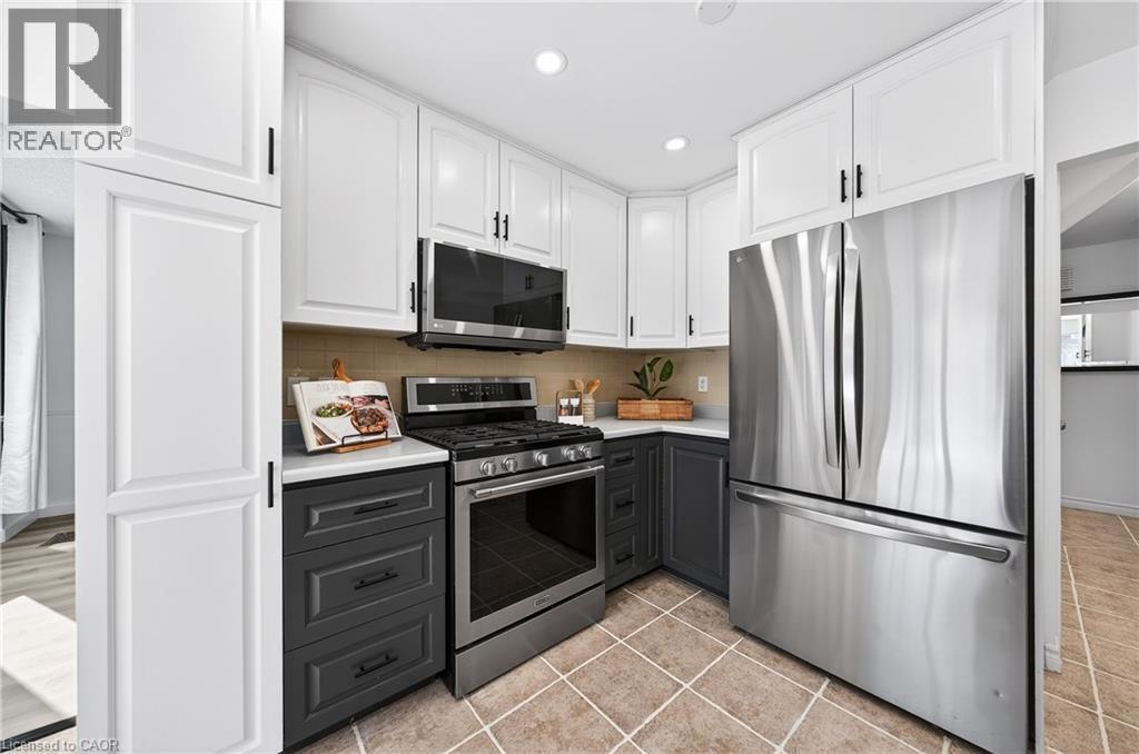 243 Highview Drive, Kitchener, ON - Indoor Photo Showing Kitchen
