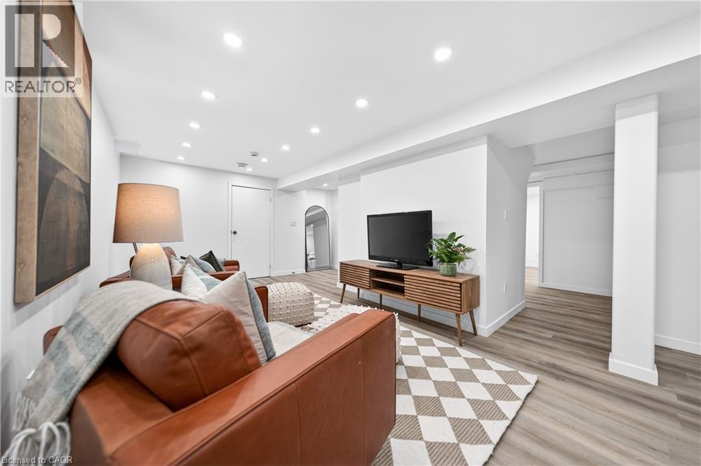 243 Highview Drive, Kitchener, ON - Indoor Photo Showing Living Room
