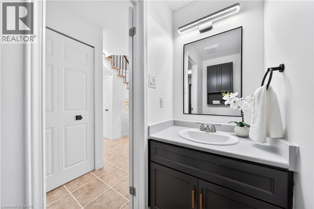 243 Highview Drive, Kitchener, ON - Indoor Photo Showing Bathroom