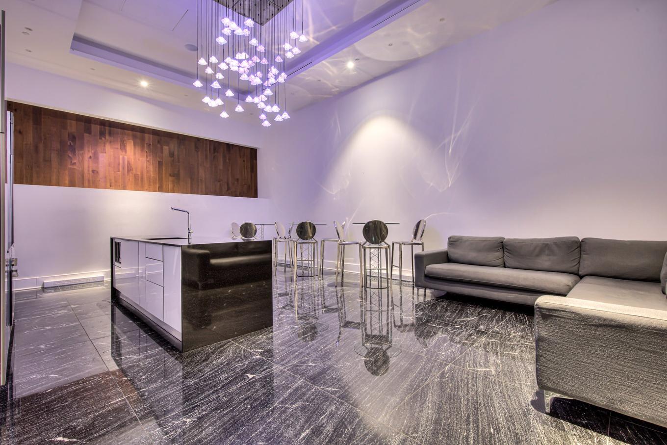 Salle familiale - 2001-1188 Av. Union, Montréal (Ville-Marie), QC - Indoor