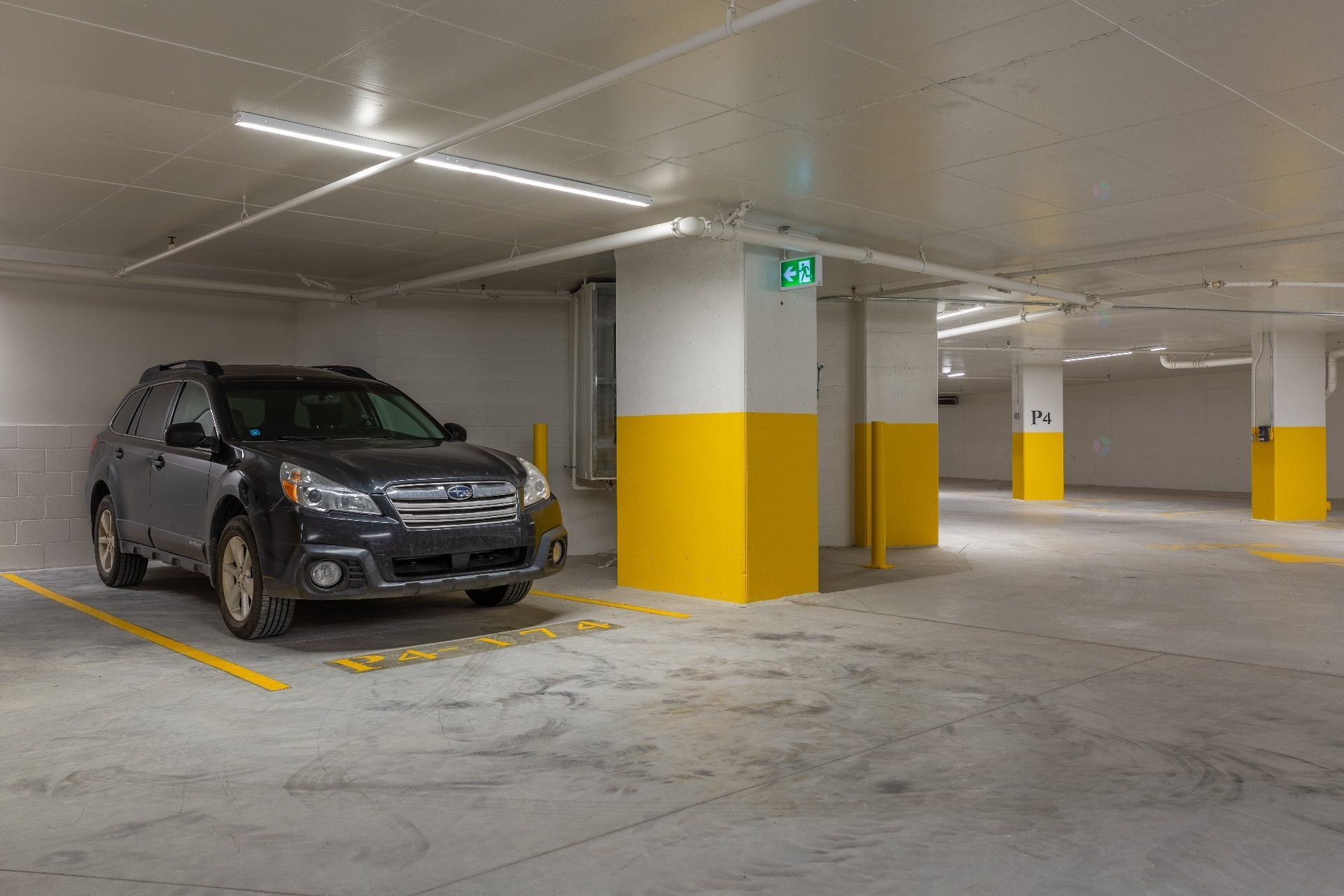 Garage - P4-174-1288 Rue St-Antoine O., Montréal (Ville-Marie), QC