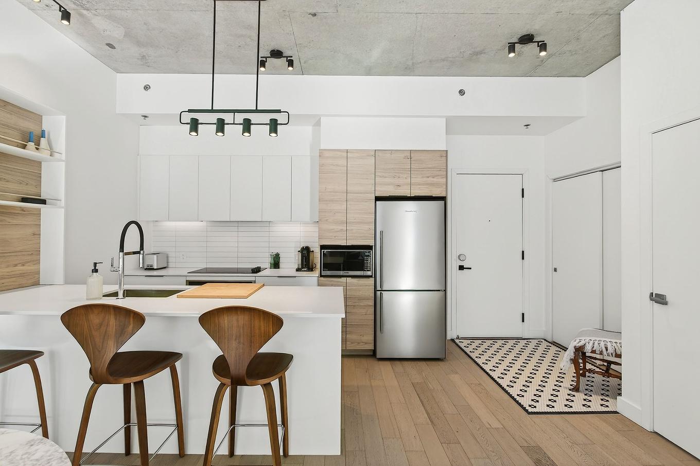 Overall view - 115-75 Rue De Castelnau O., Montréal (Villeray/Saint-Michel/Parc-Extension), QC - Indoor Photo Showing Kitchen With Upgraded Kitchen