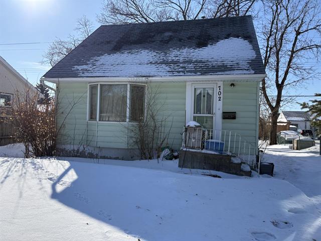 702 Harbison Ave, Winnipeg, MB
