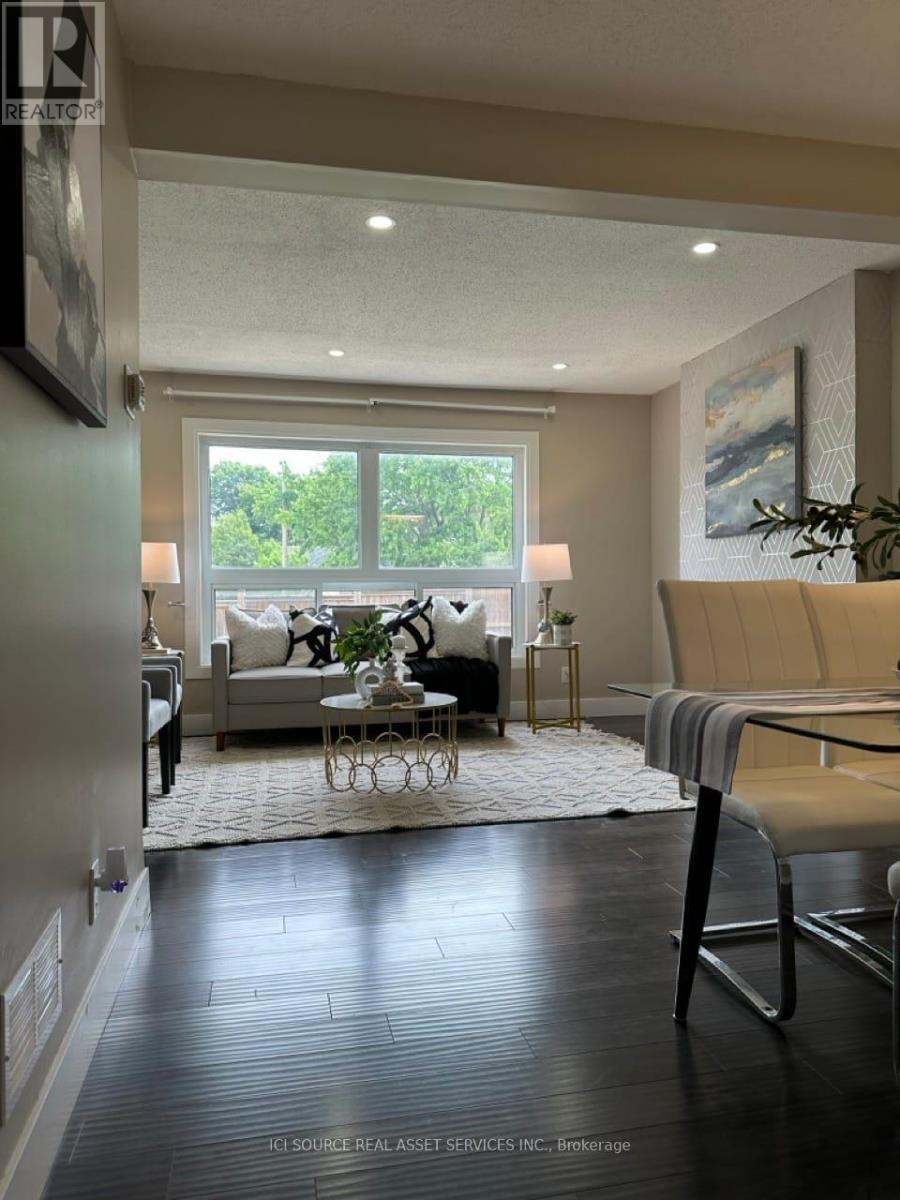 16 - 75 Ansondale Road, London South, ON - Indoor Photo Showing Living Room