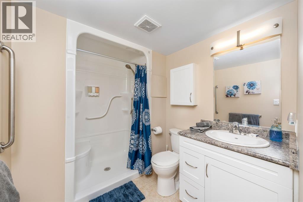 180 Bunker Avenue Unit# 2Br, St Clair, ON - Indoor Photo Showing Bathroom