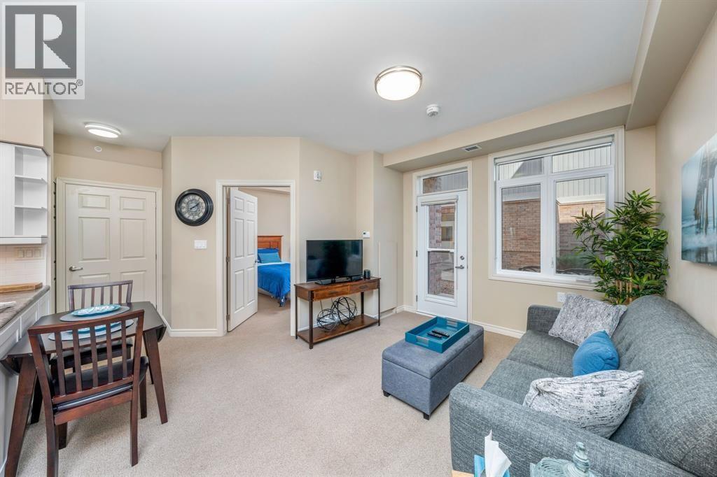 180 Bunker Avenue Unit# 2Br, St Clair, ON - Indoor Photo Showing Living Room