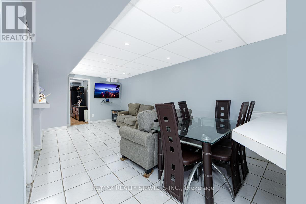 161 Hupfield Trail, Toronto, ON - Indoor