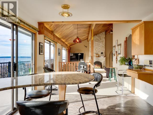 4029 Lytton Ave, Powell River, BC - Indoor