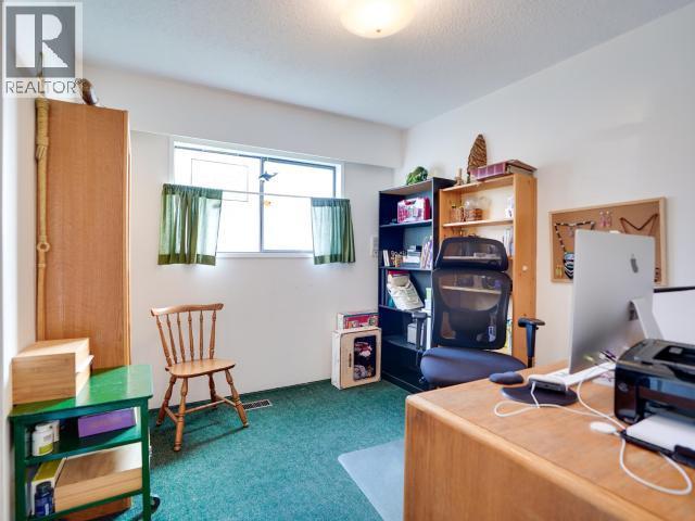 4029 Lytton Ave, Powell River, BC - Indoor