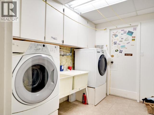 4029 Lytton Ave, Powell River, BC - Indoor Photo Showing Laundry Room