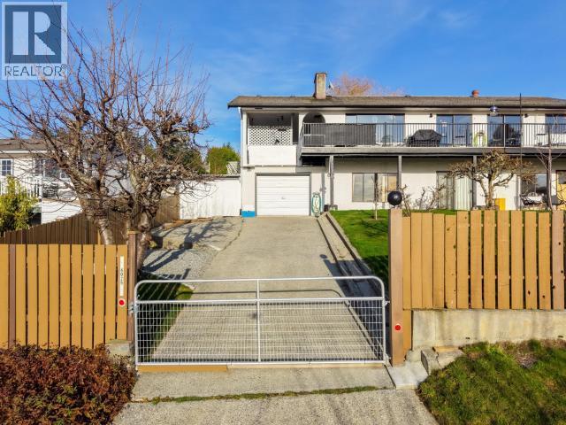 4029 Lytton Ave, Powell River, BC - Outdoor