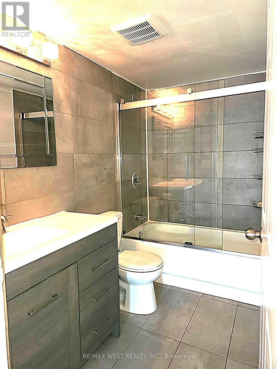 513 - 309 Major Mackenzie Drive E, Richmond Hill, ON - Indoor Photo Showing Bathroom