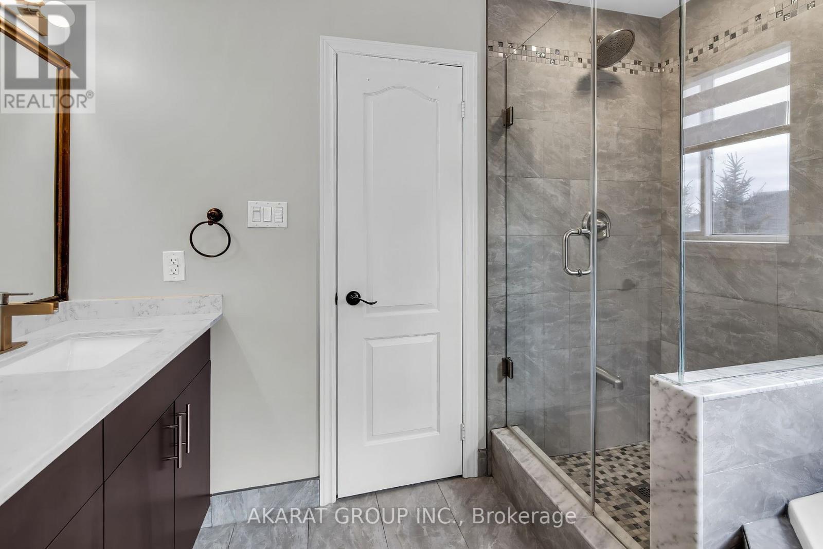 2365 Bankside Drive, Mississauga, ON - Indoor Photo Showing Bathroom