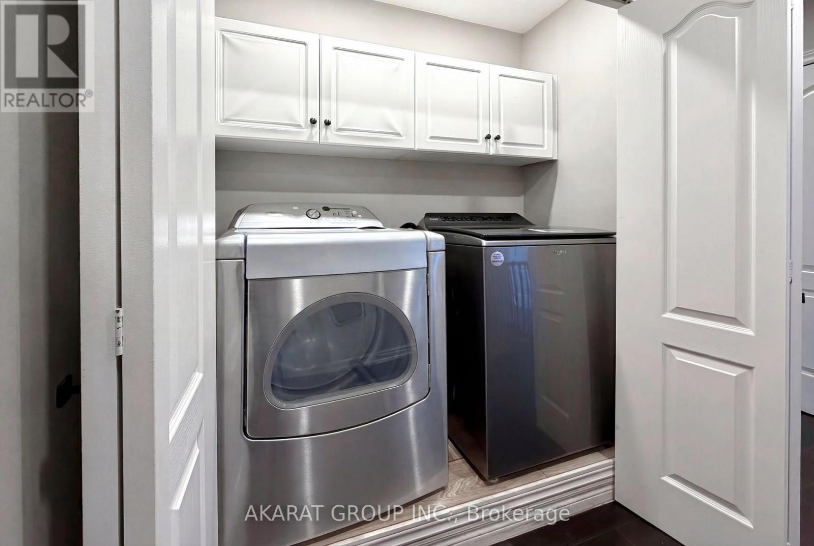 2365 Bankside Drive, Mississauga, ON - Indoor Photo Showing Laundry Room