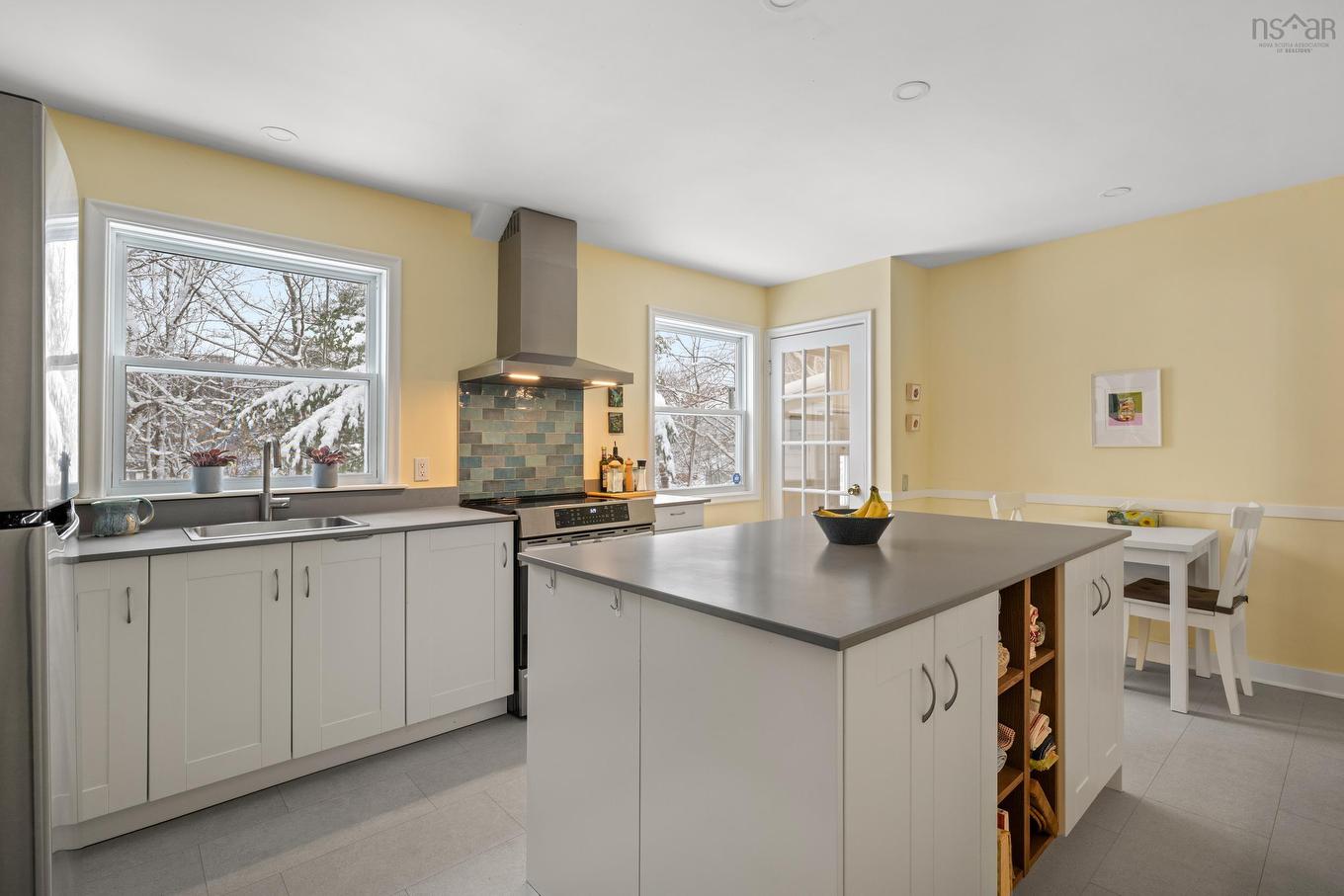 15 Crestview Drive, Halifax, NS