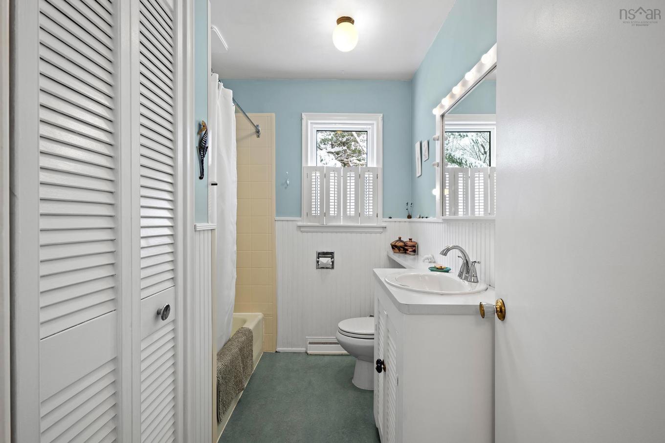 15 Crestview Drive, Halifax, NS