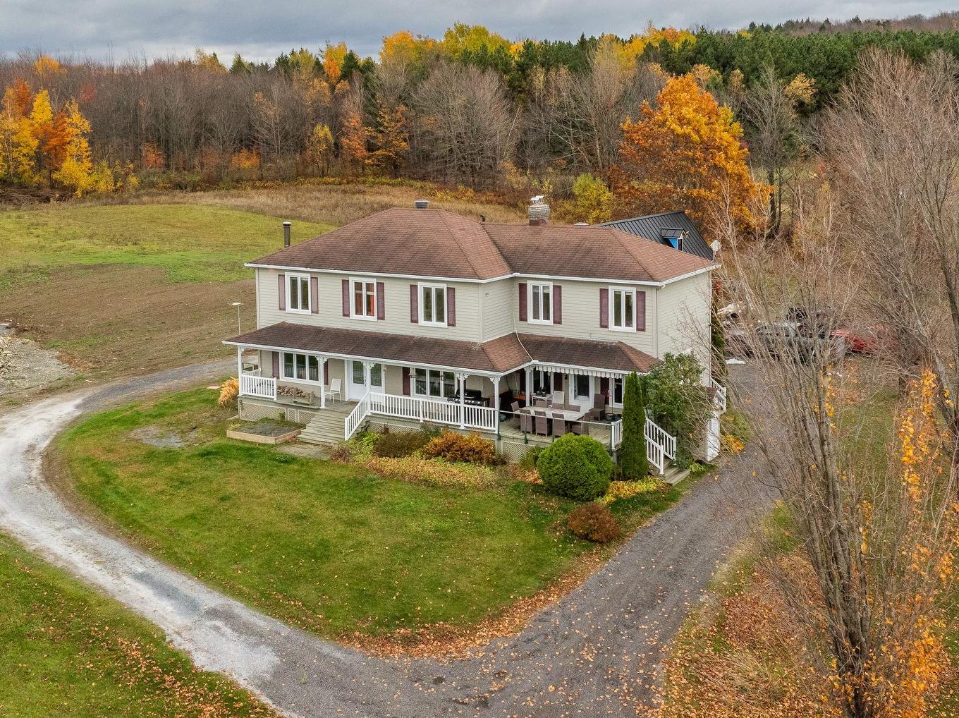 Frontage - 1389 Ch. Dymond, Dunham, QC