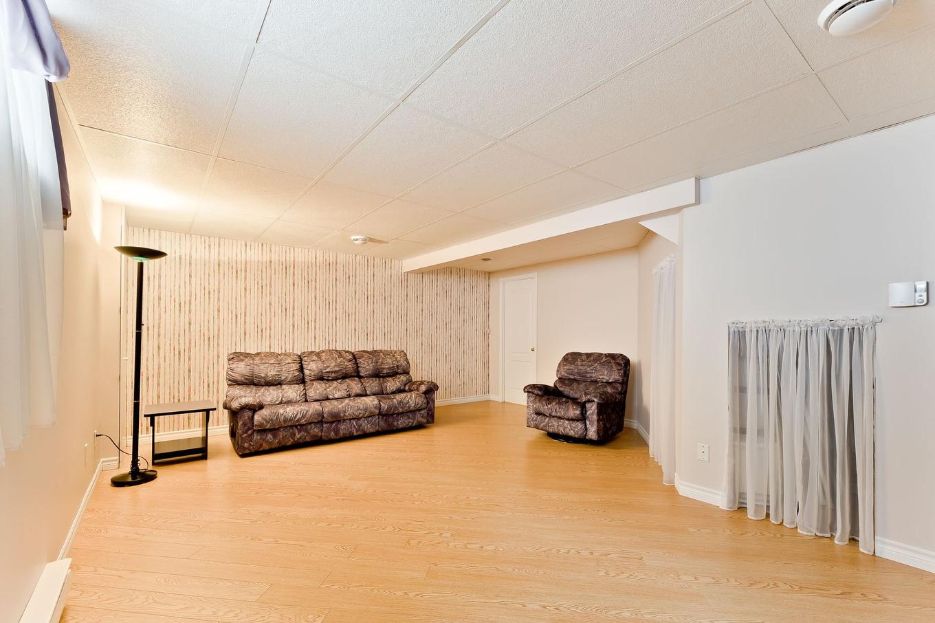 Salle familiale - 6266 Rue Florent, Sherbrooke (Brompton/Rock Forest/Saint-Élie/Deauville), QC - Indoor