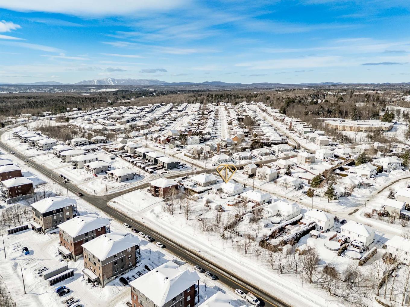 Photo aérienne - 6266 Rue Florent, Sherbrooke (Brompton/Rock Forest/Saint-Élie/Deauville), QC - Outdoor With View