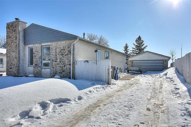 75 Greensboro Bay, Winnipeg, MB