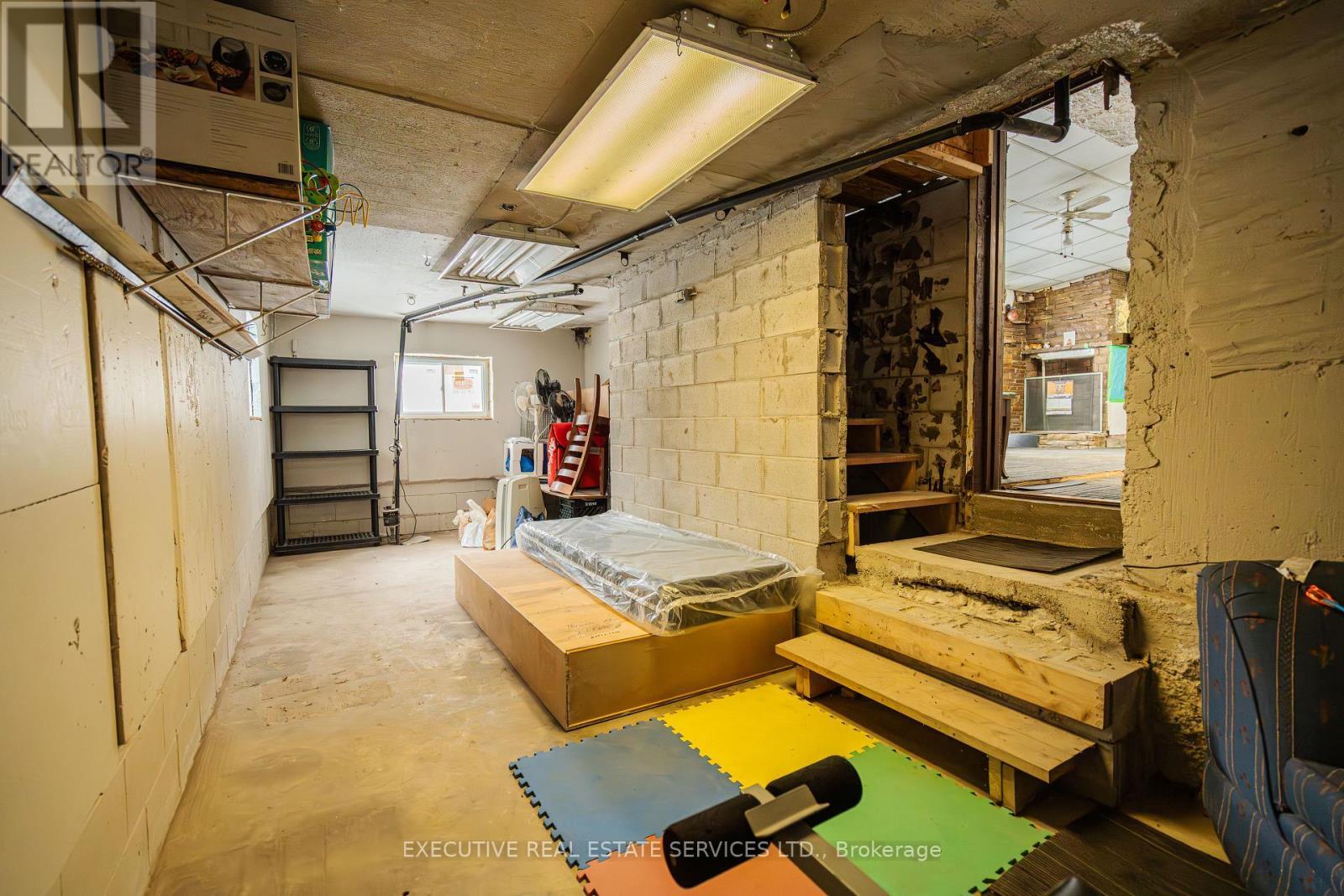 268 Ross Avenue, Kitchener, ON - Indoor