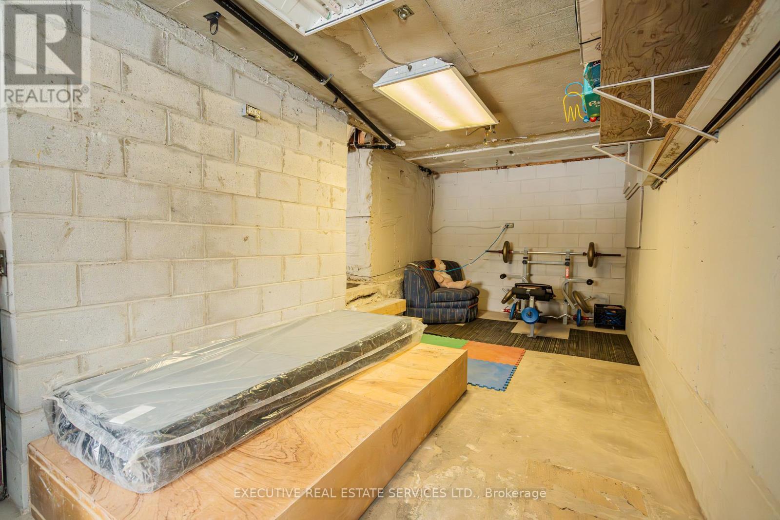 268 Ross Avenue, Kitchener, ON - Indoor