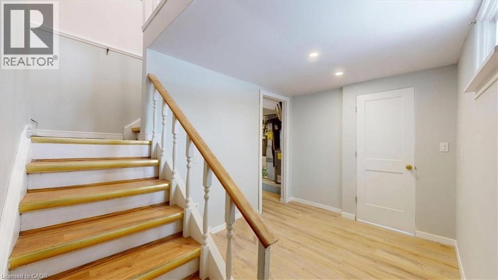 22 Broadview Avenue, Cambridge, ON - Indoor Photo Showing Other Room