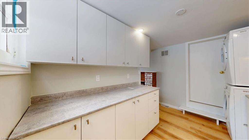 22 Broadview Avenue, Cambridge, ON - Indoor Photo Showing Kitchen