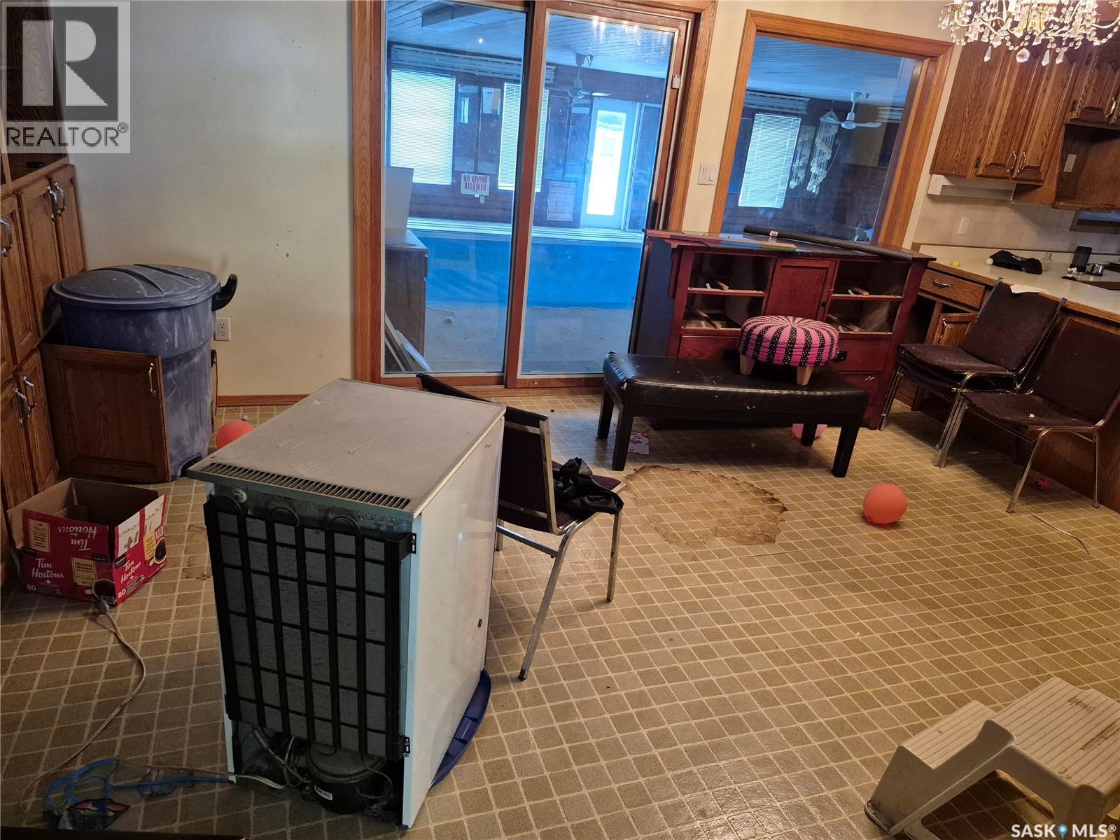 205 Railway Avenue N, Marcelin, SK - Indoor