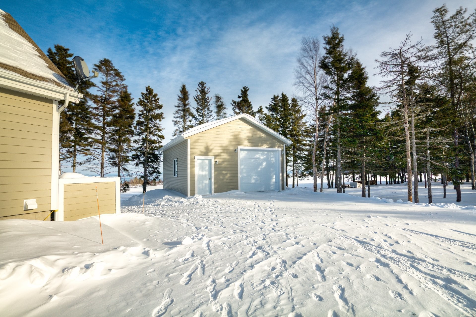 Garage - 3341 Route Du Fleuve, Les Éboulements, QC - Outdoor