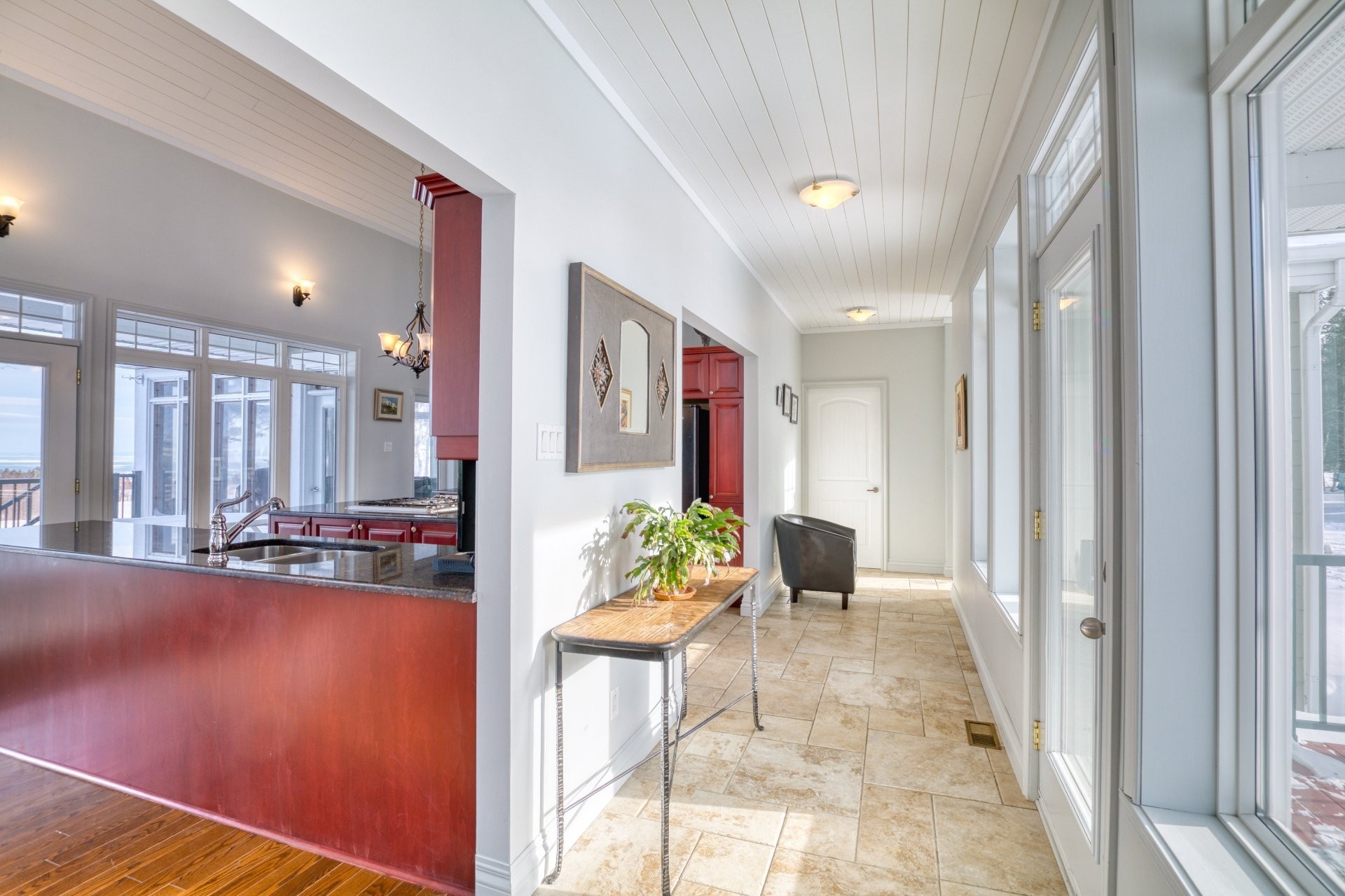 Hall d'entrée/Vestibule - 3341 Route Du Fleuve, Les Éboulements, QC - Indoor Photo Showing Other Room