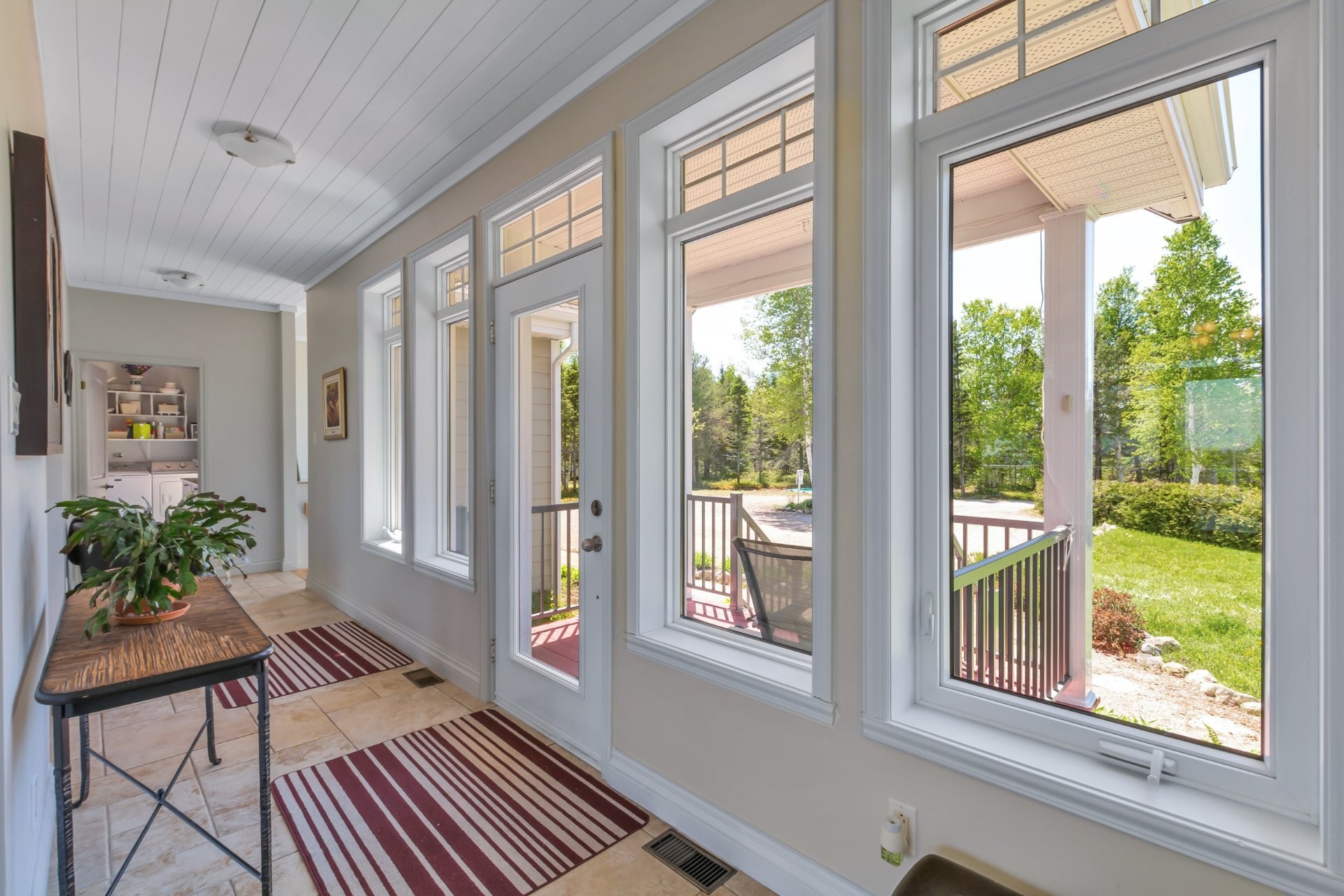 Hall d'entrée/Vestibule - 3341 Route Du Fleuve, Les Éboulements, QC - Indoor Photo Showing Other Room