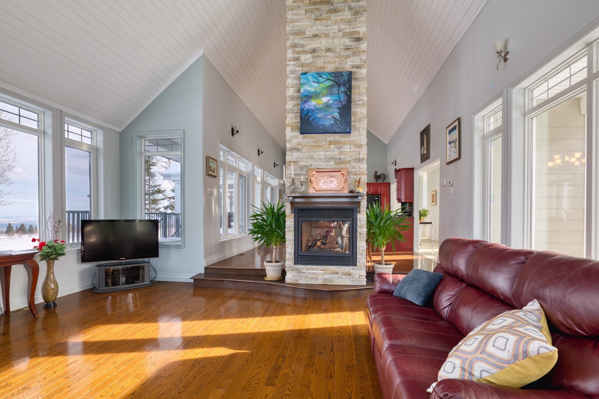 Salon - 3341 Route Du Fleuve, Les Éboulements, QC - Indoor Photo Showing Living Room With Fireplace