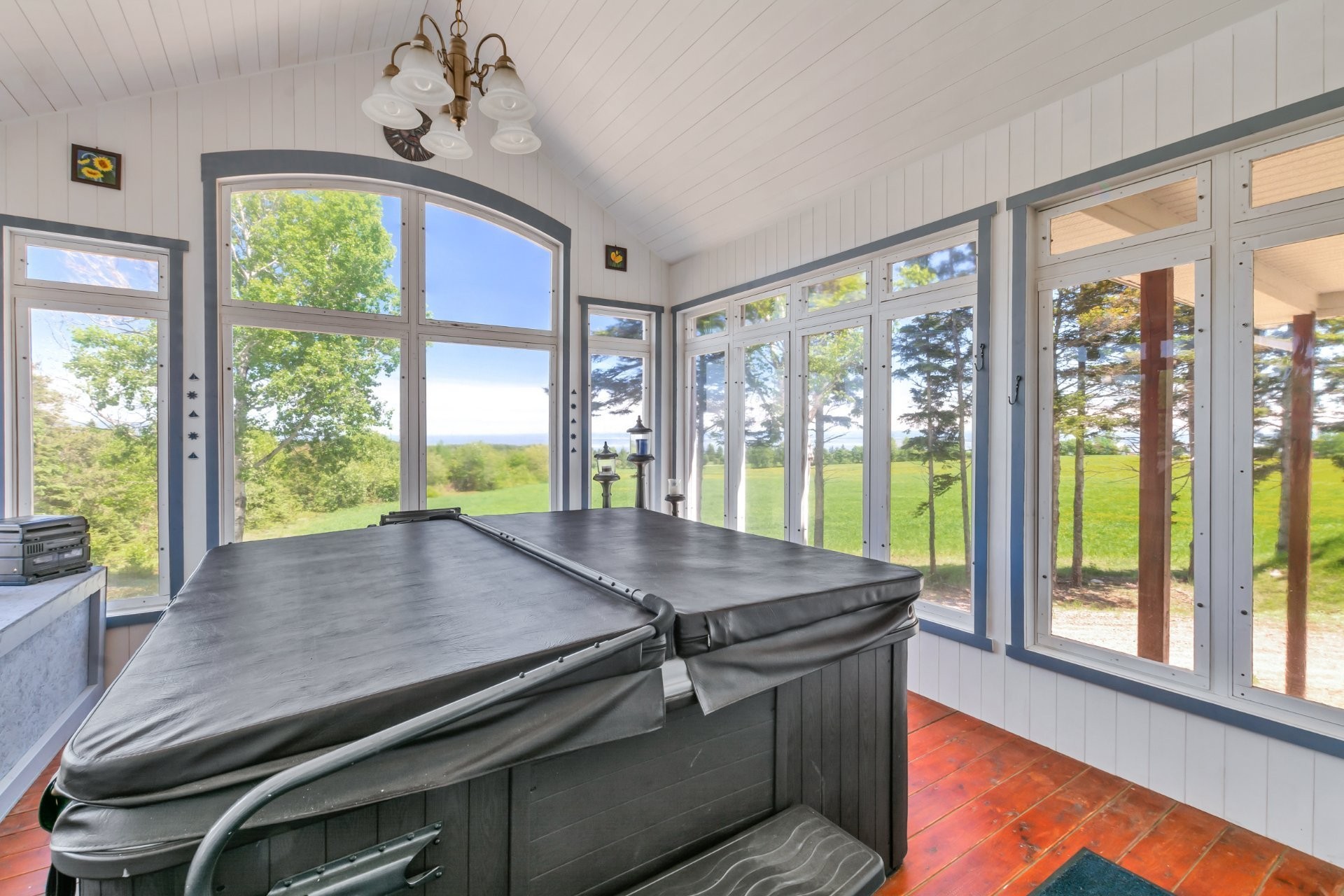 Solarium/Verrière - 3341 Route Du Fleuve, Les Éboulements, QC - Indoor Photo Showing Other Room