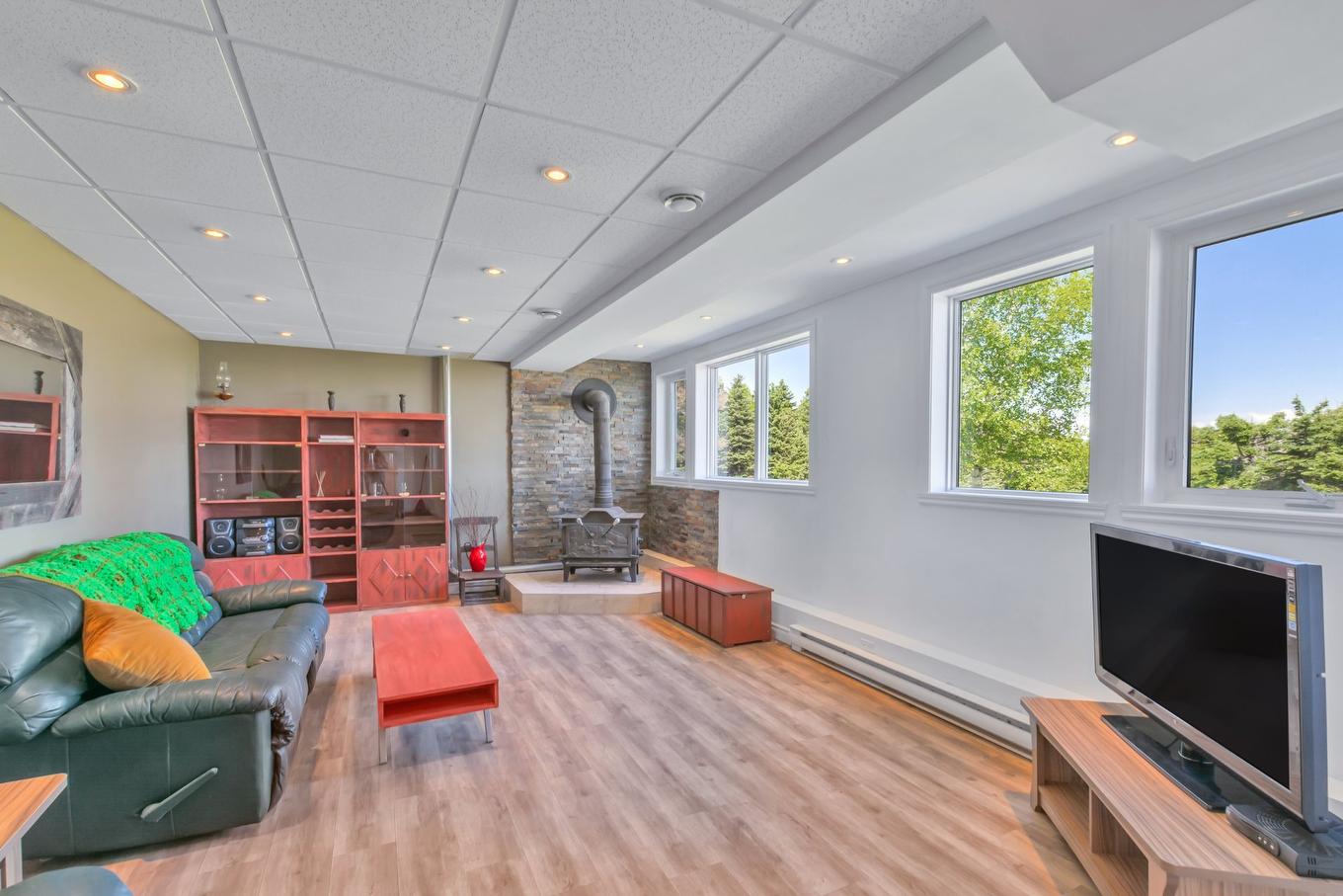 Salle familiale - 3341 Route Du Fleuve, Les Éboulements, QC - Indoor