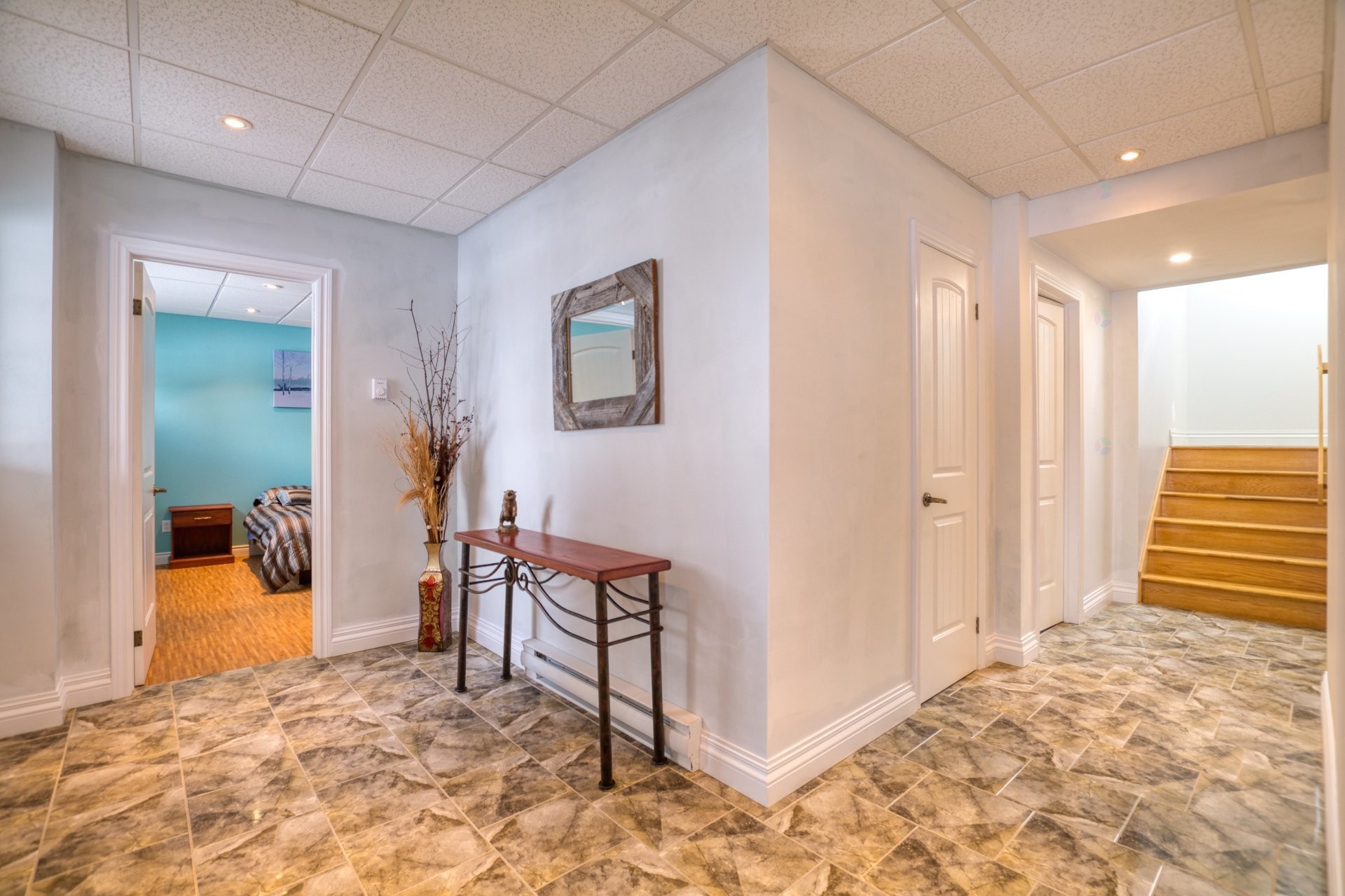 Corridor - 3341 Route Du Fleuve, Les Éboulements, QC - Indoor Photo Showing Other Room