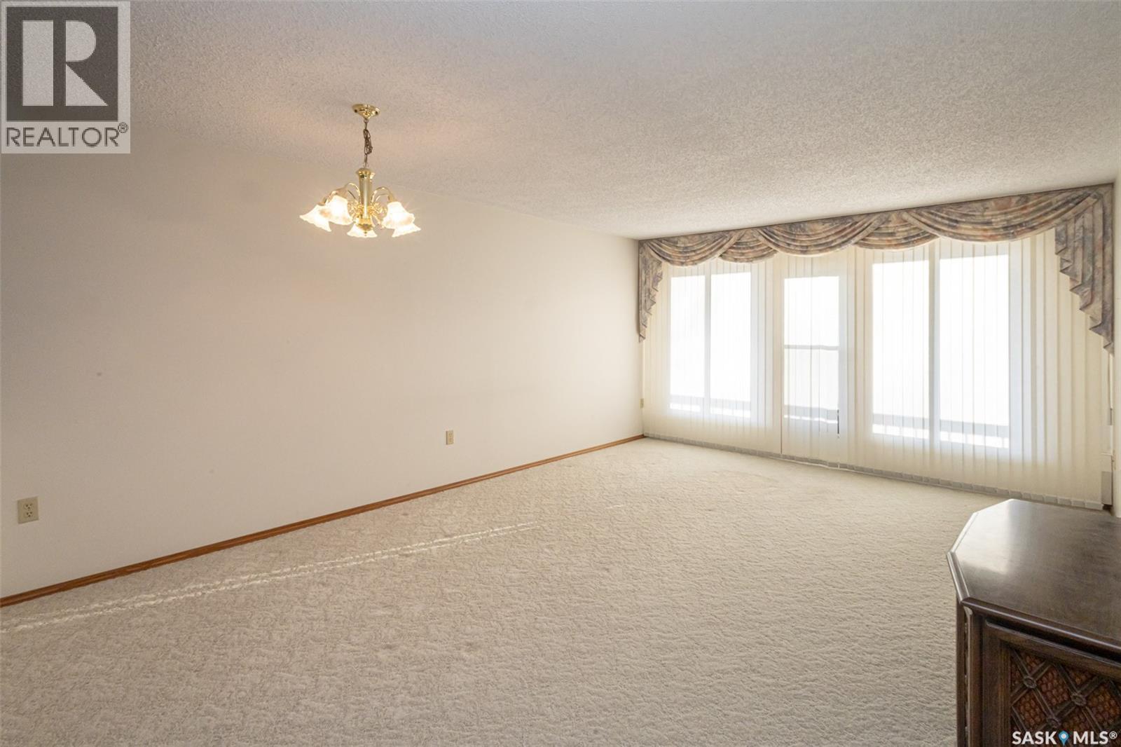 202 520 3Rd Avenue N, Saskatoon, SK - Indoor Photo Showing Other Room