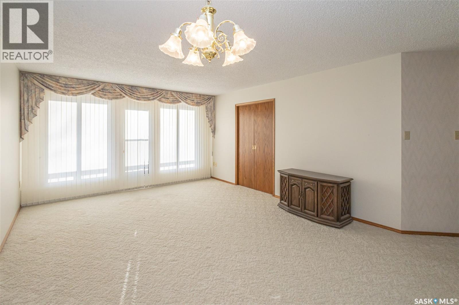 202 520 3Rd Avenue N, Saskatoon, SK - Indoor Photo Showing Other Room