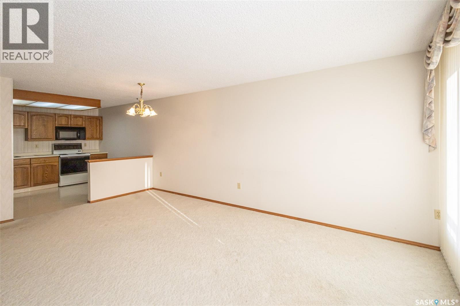 202 520 3Rd Avenue N, Saskatoon, SK - Indoor