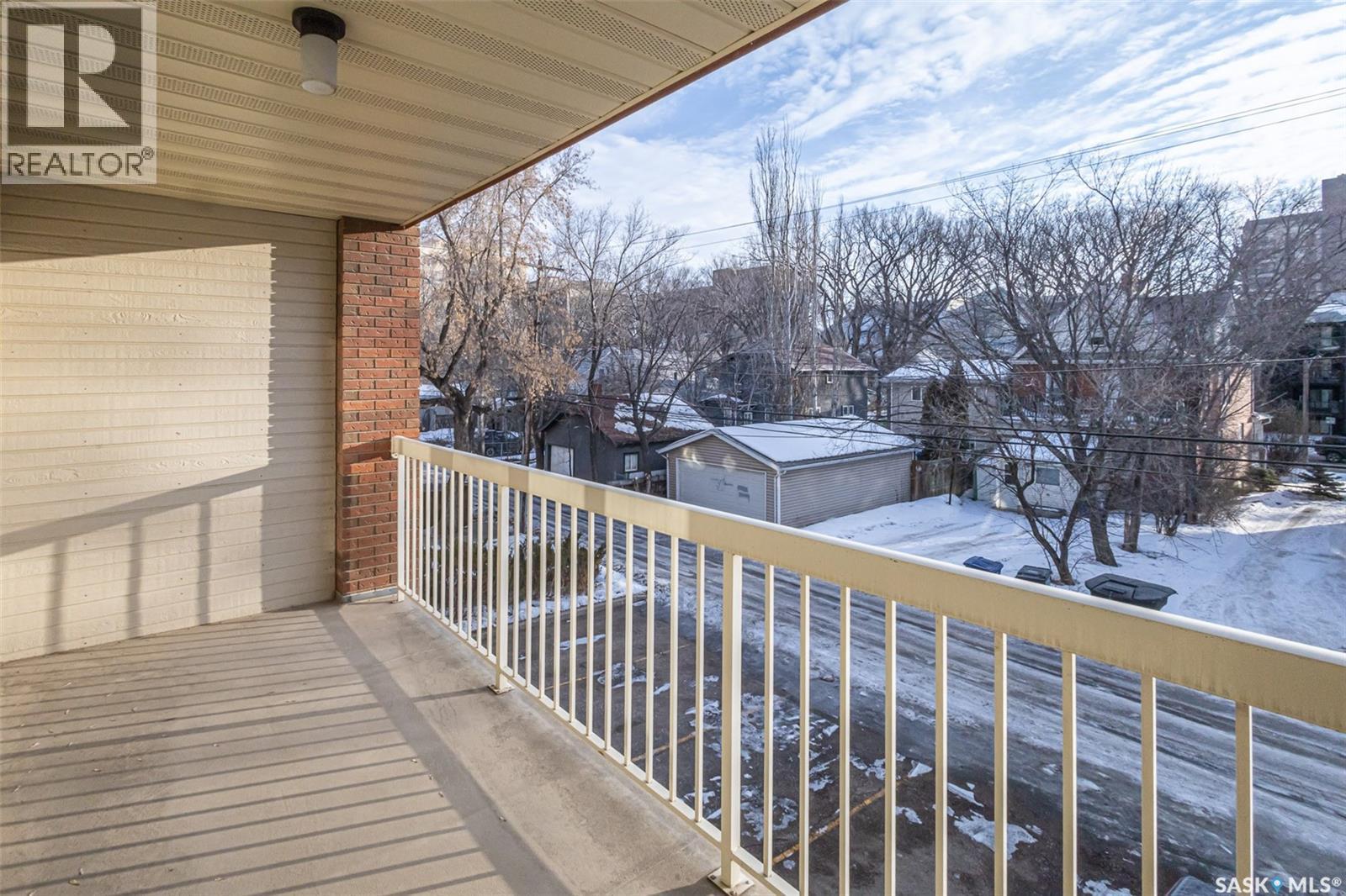 202 520 3Rd Avenue N, Saskatoon, SK - Outdoor With Exterior