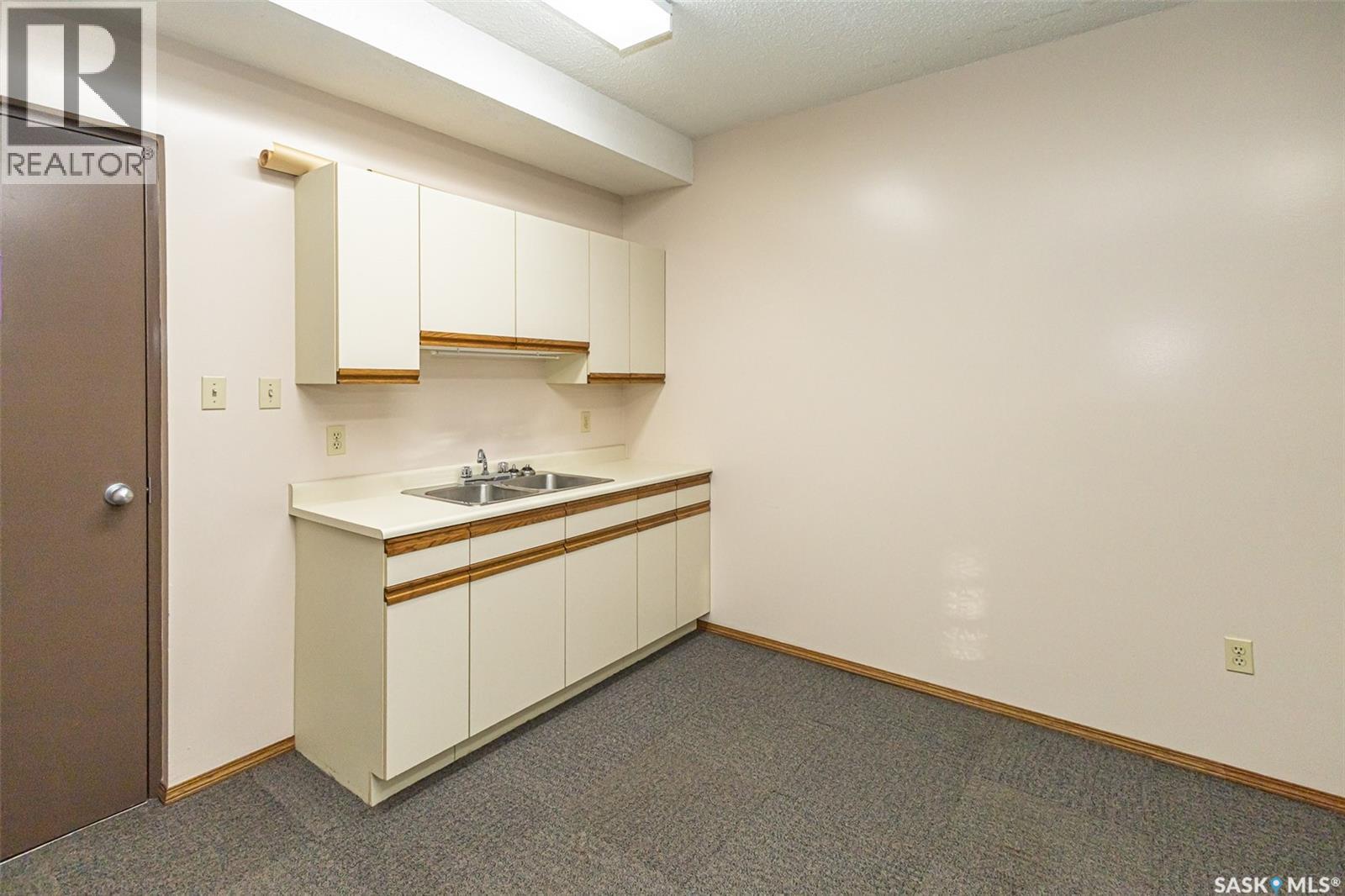 202 520 3Rd Avenue N, Saskatoon, SK - Indoor Photo Showing Other Room