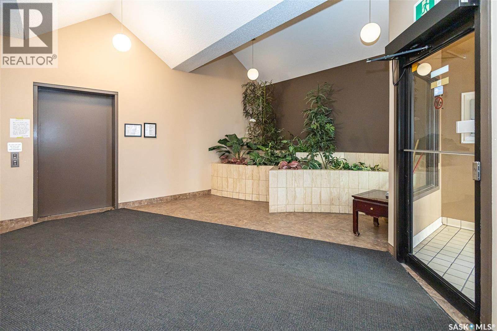 202 520 3Rd Avenue N, Saskatoon, SK - Indoor Photo Showing Other Room