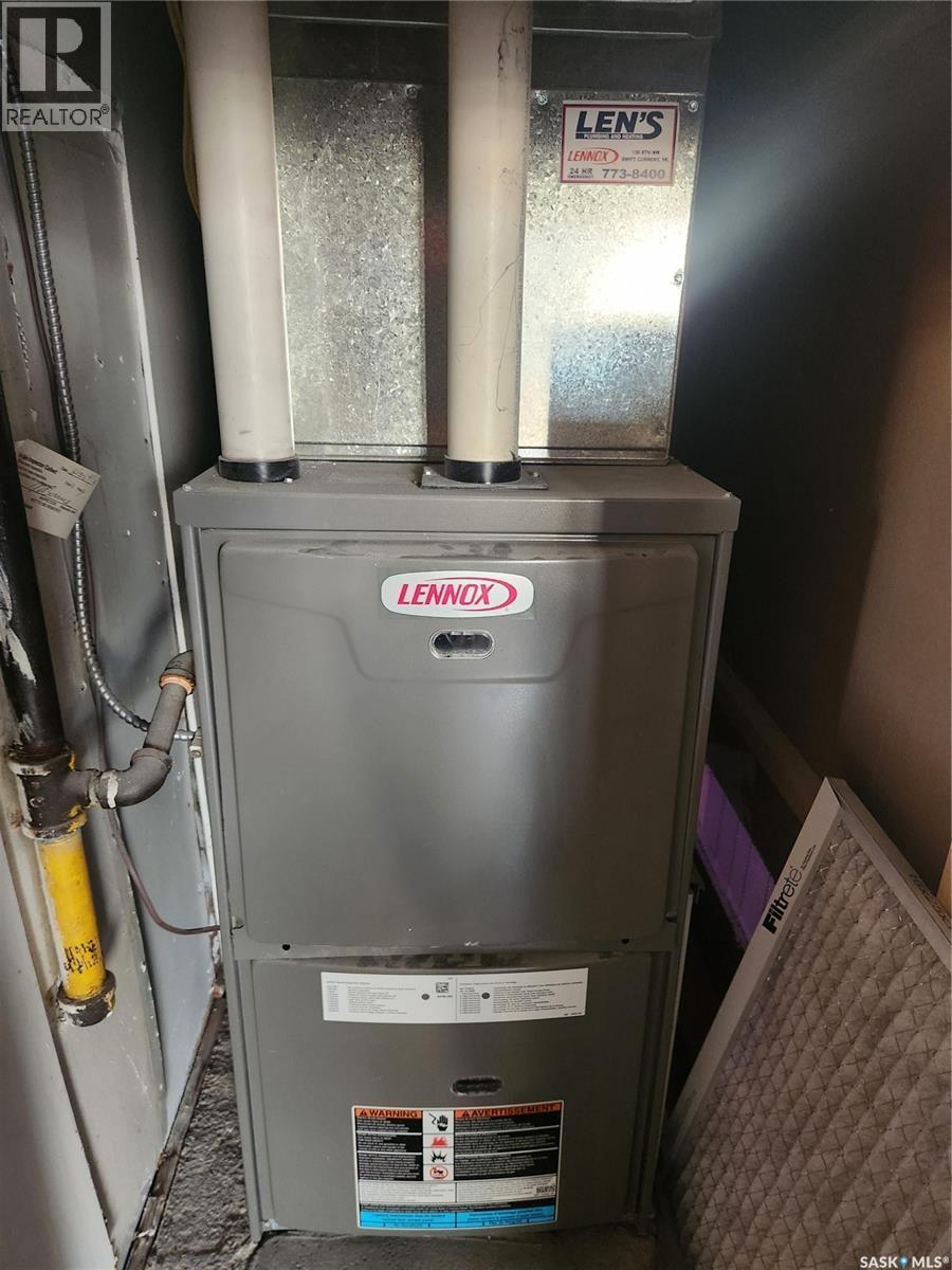 421 4Th Street, Chaplin, SK - Indoor Photo Showing Basement