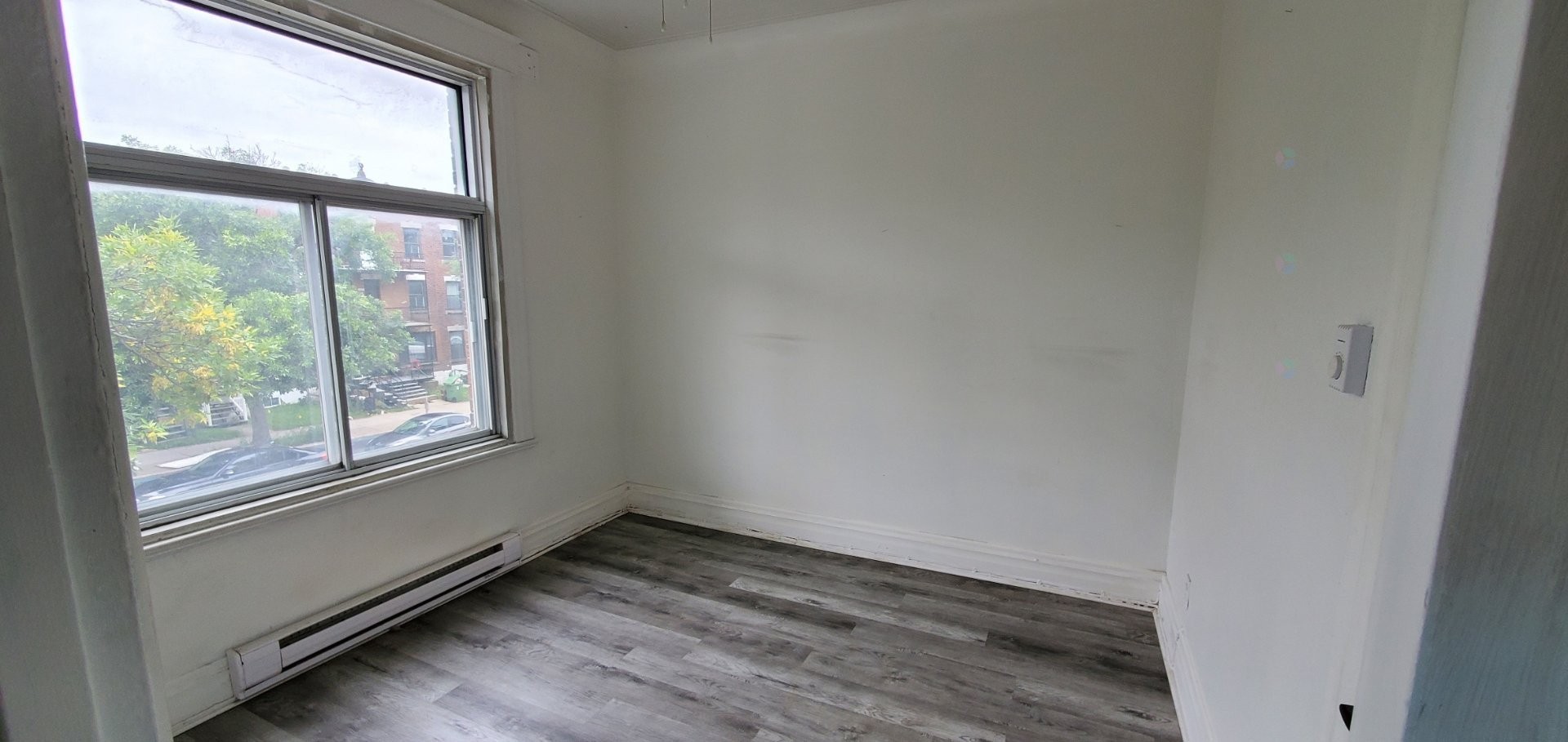 Chambre à coucher - 8621 Rue St-Denis, Montréal (Villeray/Saint-Michel/Parc-Extension), QC - Indoor Photo Showing Other Room