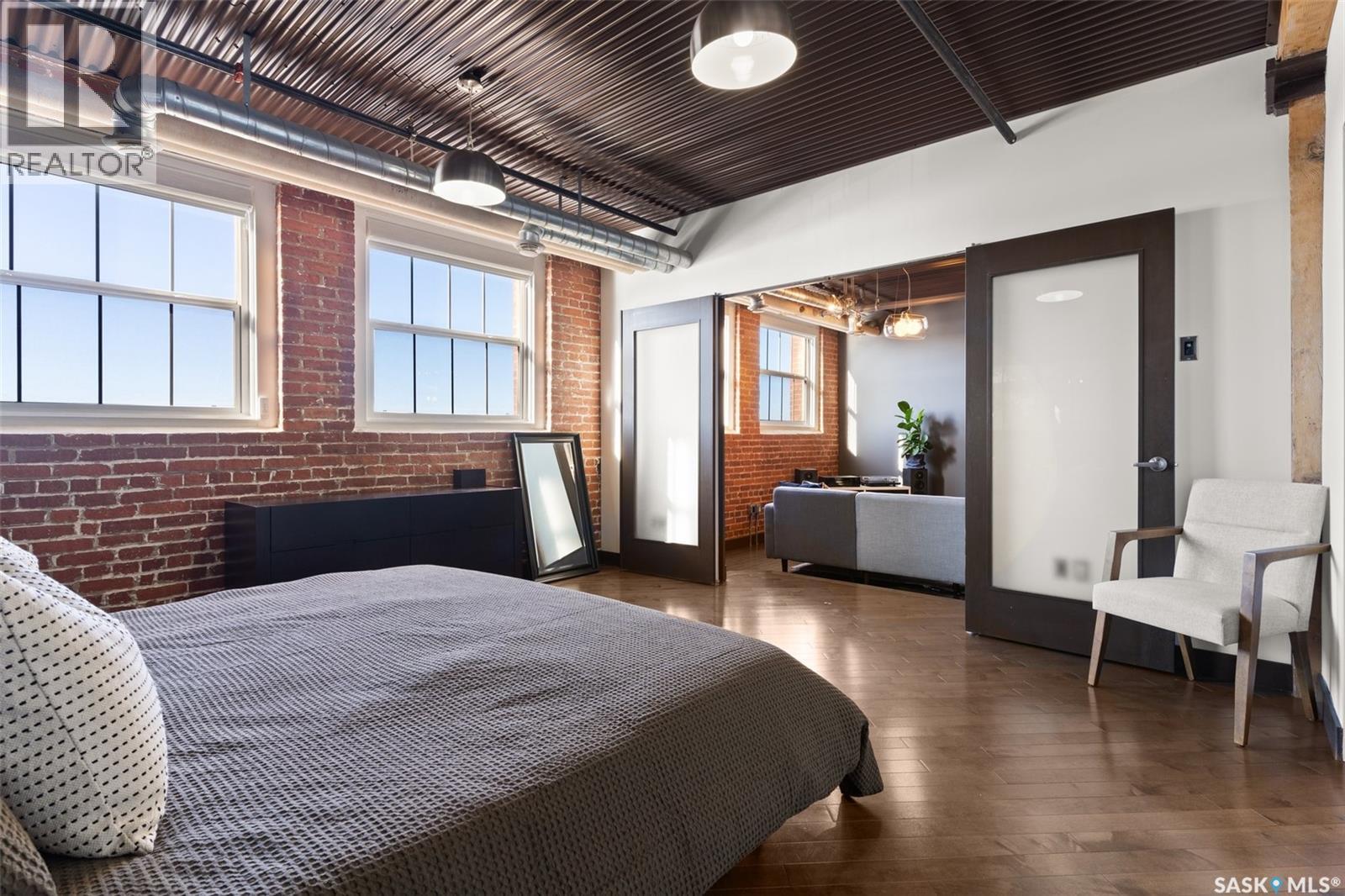 305 1275 Broad Street, Regina, SK - Indoor Photo Showing Bedroom